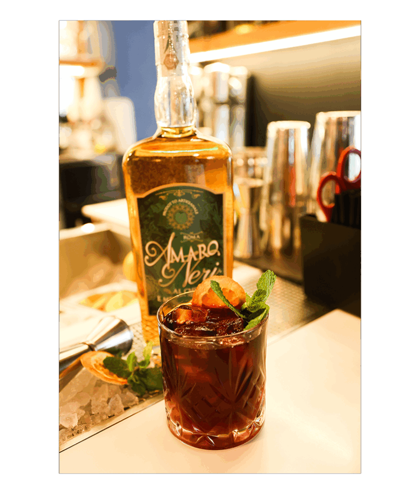 Amaro Neri mit Chinotto und wilder Minze - Image 2